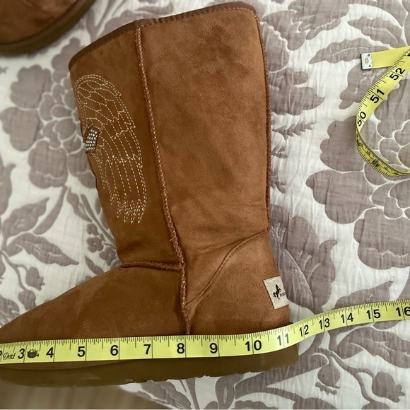 Montana West golden tan suede fur lined boots  angel wing cross design Sz 9 - Picture 9 of 11